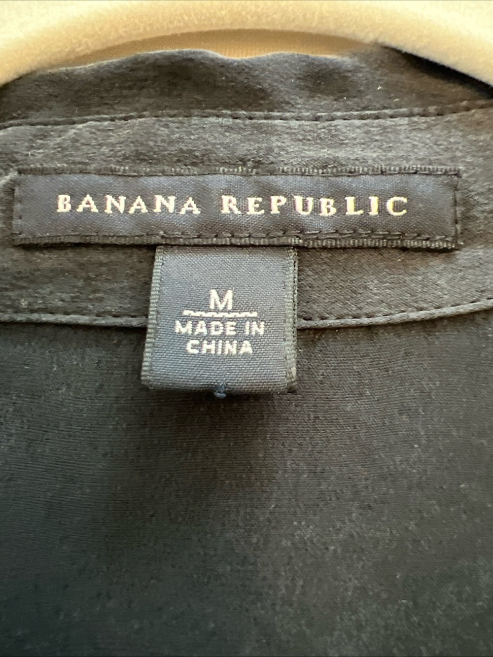 Banana Republic 100% silk Classic Black Button-Up Blouse M - Picture 8 of 14